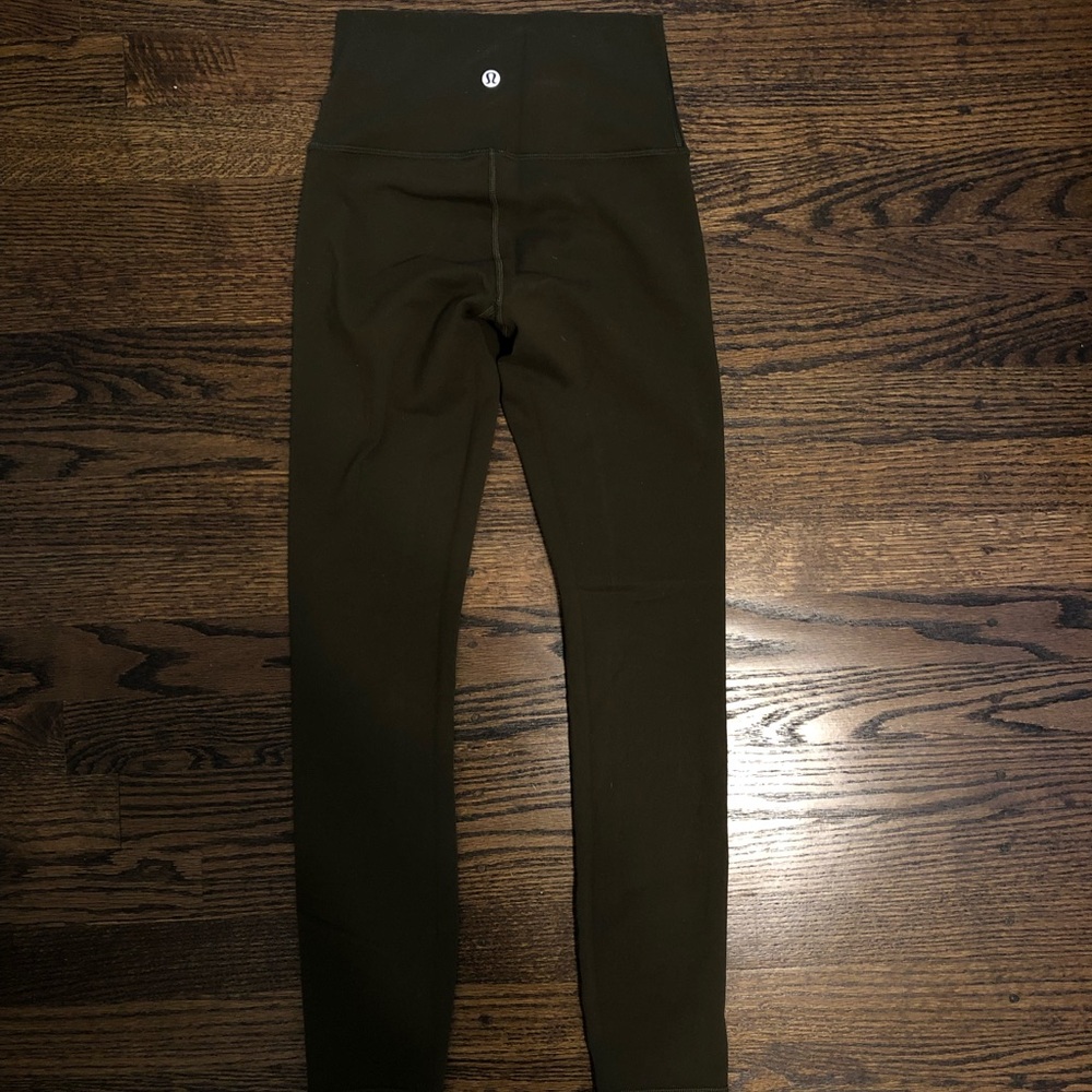 Size 2- Lululemon High Rise Wonder Under 7/8